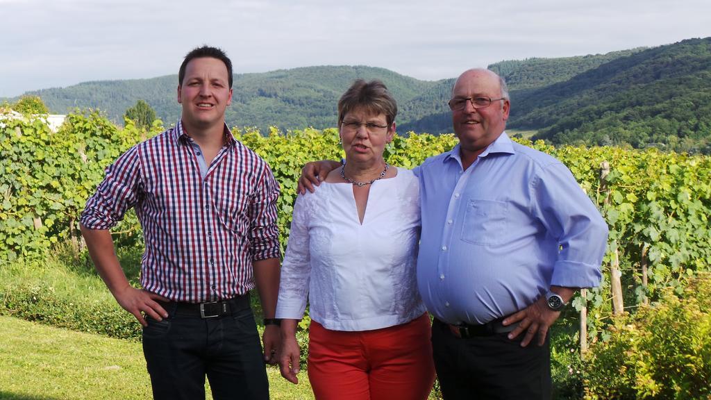 Wein- Und Gaestehaus Genetsch Lieser Exteriör bild
